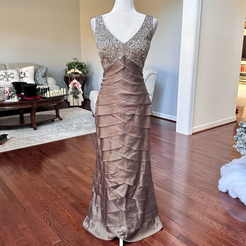 Vintage Nina Nischelle Mermaid Layered Tiered Bronze Gold Gown Dress Size 8